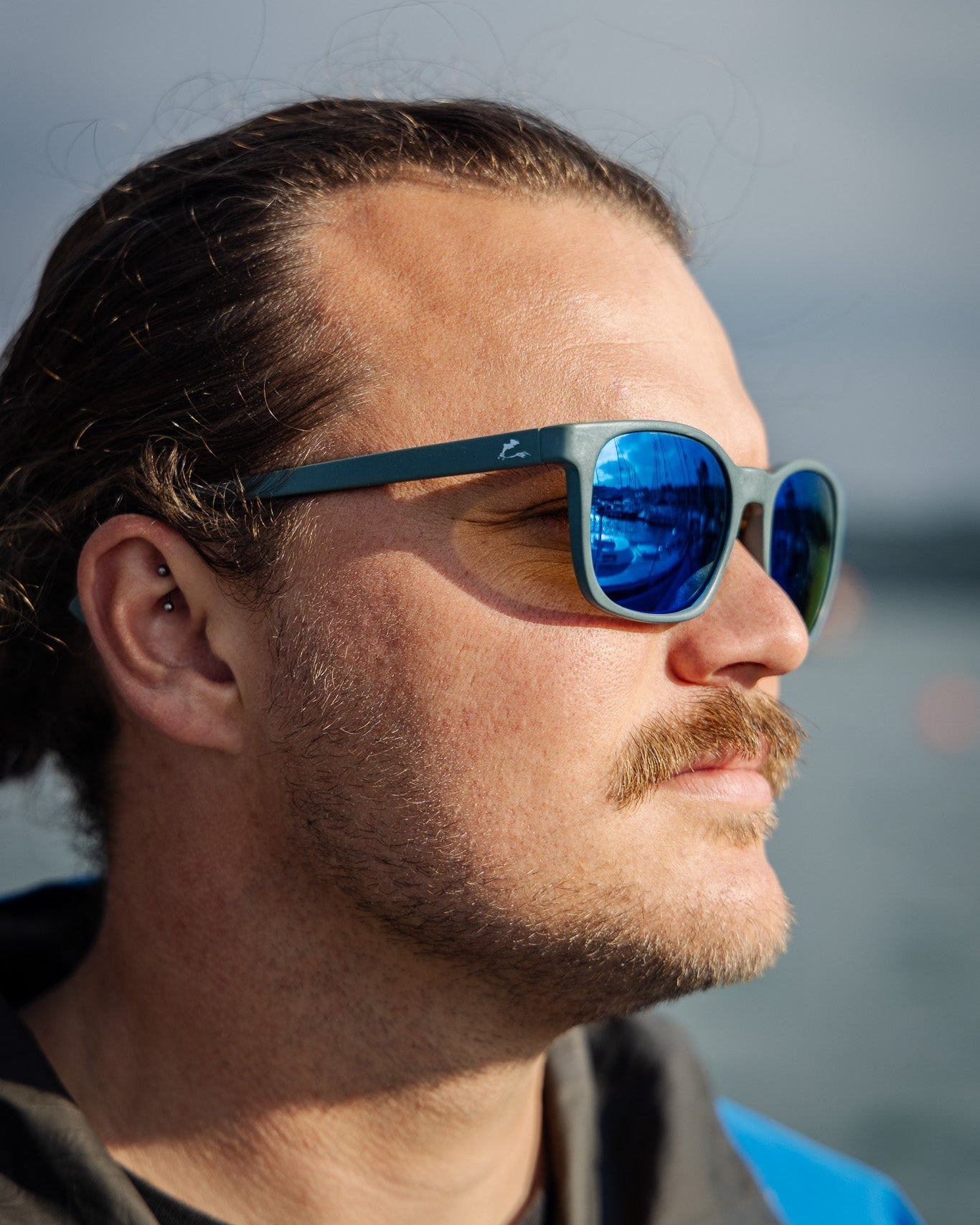 waterhaul-dolphin-project-recycled-sunglasses-3.jpg__PID:9d66de27-a3b7-4e3c-83d2-1c3e5de03986